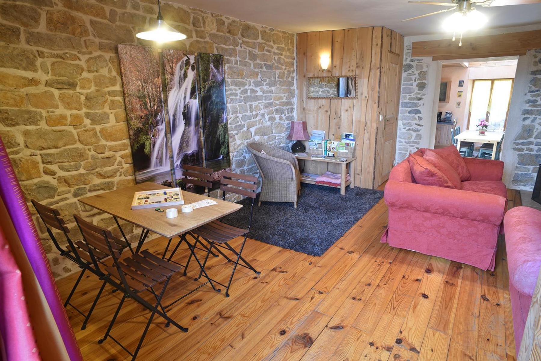 Gite Le Douglas, Vignoble Et Reculees Du Jura - Avec Sauna Lavigny Ngoại thất bức ảnh